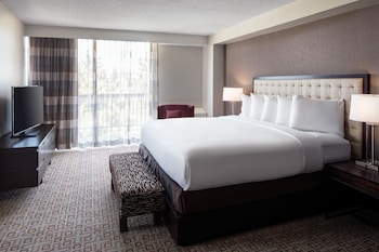 Suite, 1 King Bed, Balcony