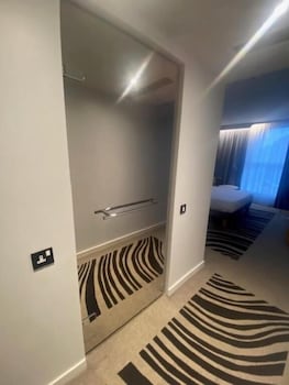 Superior Room, 1 Queen Bed, Accessible