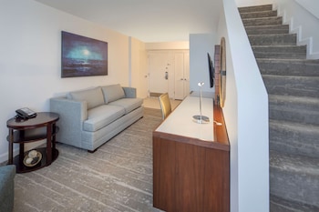 Duplex, 1 King Bed, Balcony