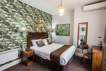 Deluxe Quad Suite