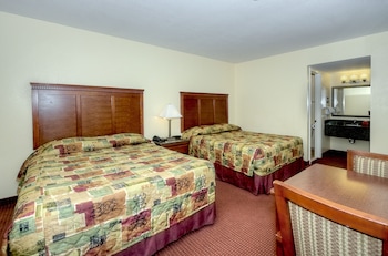 Standard Room, 2 Queen Beds, Smoking