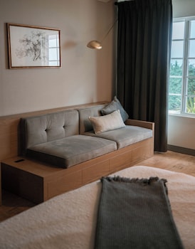 Traditional Room, 2 Queen Beds (with Patio)