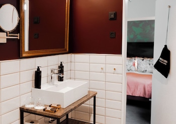 Classic Queen Room