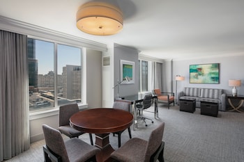 Suite, 1 Bedroom, Executive Level (Mobility Accessible,Tub,Marquis Suite)