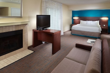 Studio, 1 Queen Bed with Sofa bed (Mobility/Hearing Accessible, Tub)