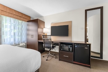 Room | 1 Queen Bed | Sleeps 2 | Free Breakfast