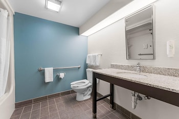 Accessible Room | 1 Queen Bed | Lowered Tub | Sleeps 2 | Free Breakfast