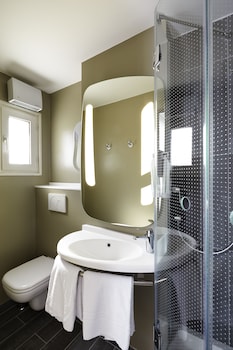 Room, Multiple Bedrooms (Two Adjoining Rooms)