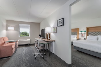 Suite, 2 Queen Beds, Accessible (Communications)