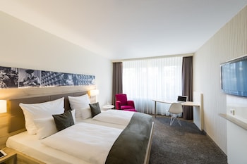 Premium Room, 1 King Bed, Park View (Quiet Location)