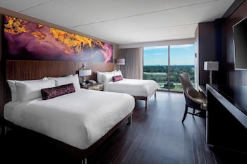 Room, 2 Queen Beds, City View
