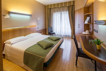 Standard Room, 1 Queen Bed