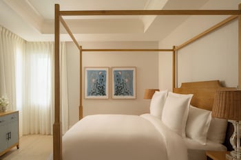 Suite, 1 King Bed (Cypress Suite King)