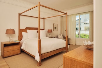 Suite, 1 King Bed, Garden View
