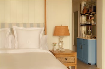 Room, 1 King Bed, Partial Ocean View (Accessible)