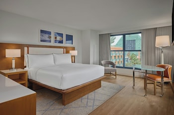 Room, 1 King Bed, Smoking, Resort View
