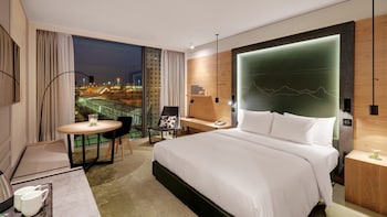 Executive Room, 1 King Bed, Non Smoking