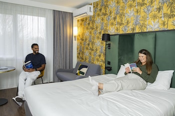 Comfort Room, 1 Queen Bed with Sofa bed