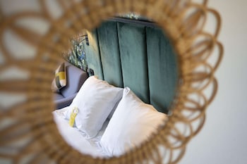 Comfort Room, 1 Queen Bed with Sofa bed