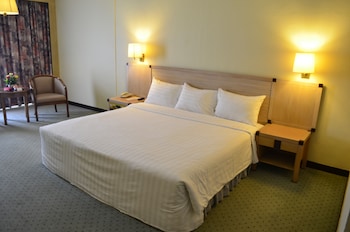 Deluxe River View (Non-Smoking Room)
