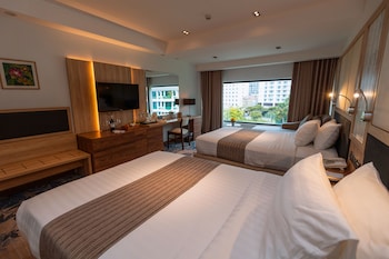 Deluxe City View (Non-Smoking Room)