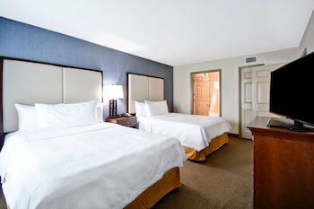 Suite, 2 Queen Beds, Accessible, Bathtub (Mobility & Hearing)