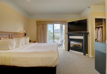Spa Suite | King | Fireplace | Balcony