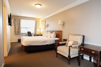 King Room| Updated Bathroom