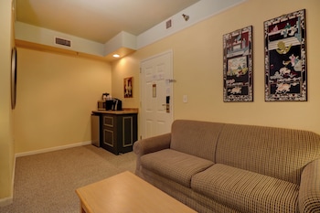 Spa Suite | King | Fireplace | Balcony