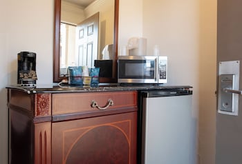 King Room| Updated Bathroom