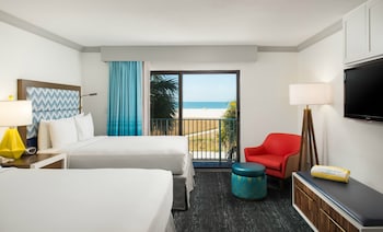 Premium Room, 2 Queen Beds, Kitchen, Beach View (Gulf Front)