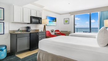Studio, 2 Queen Beds, Kitchenette, Beach View (Gulf Front)
