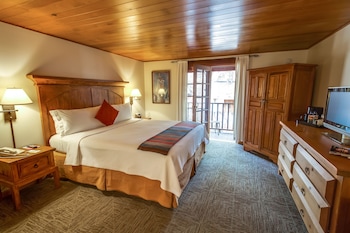 Traditional Room, 1 King Bed, Balcony (or Patio)