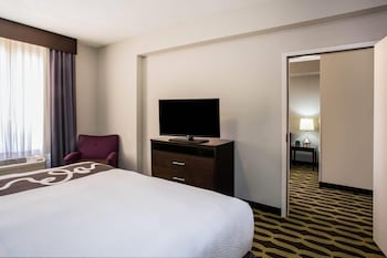 Deluxe Suite, 1 King Bed, Accessible, Non Smoking (Mobility Accessible)
