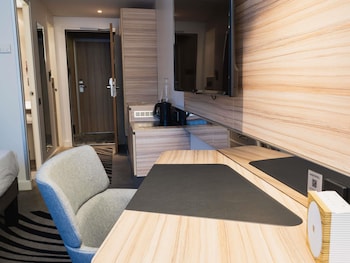 Club Room, 1 Queen Bed