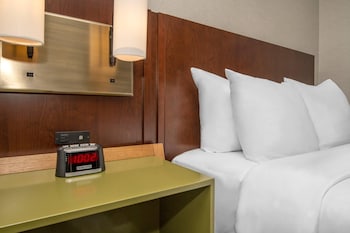 Standard Room, 2 Double Beds, Non Smoking (Upper Floor, Stair Access Only)