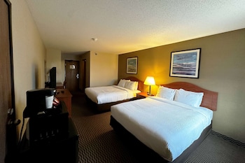 Room, 2 Queen Beds, Non Smoking (No Elevator Access)