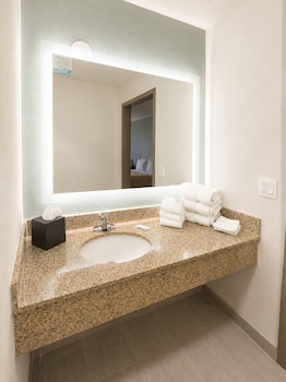 Studio Suite, Non Smoking (3 Queen Beds)