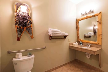 Suite, 2 Queen Beds, Accessible, Jetted Tub