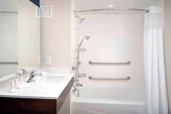 Room, 2 Queen Beds, Hearing Accessible