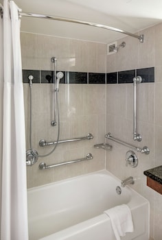 One King Bed Junior Suite, Hearing Accessible