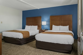 Room, 2 Queen Beds, Non Smoking "Pet Friendly"