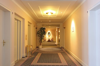 Superior Double Room with Queen Size Bed and mountain view - without balcony