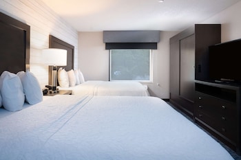 Suite, Two Queen Beds, Non-Smoking