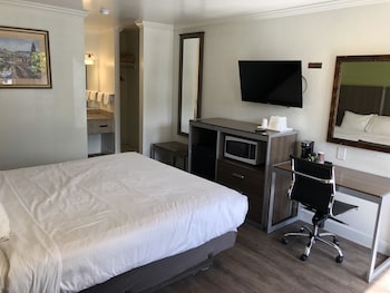Deluxe Room, 1 King Bed, Non Smoking