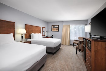 Standard Room, 2 Queen Beds (Upper Floor, No Pets)