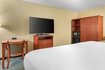 Standard Room, 1 King Bed, Non Smoking, Microwave