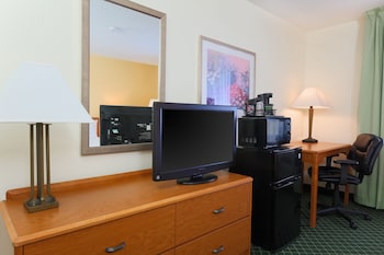 Suite, 1 King Bed with Sofa bed, Non Smoking