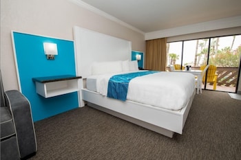 Pool and Garden View 2 Double Beds, Non Smoking