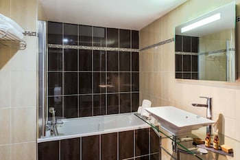 Superior Room, 1 Queen Bed, Non Smoking (Larger Room;Twin bed on request)